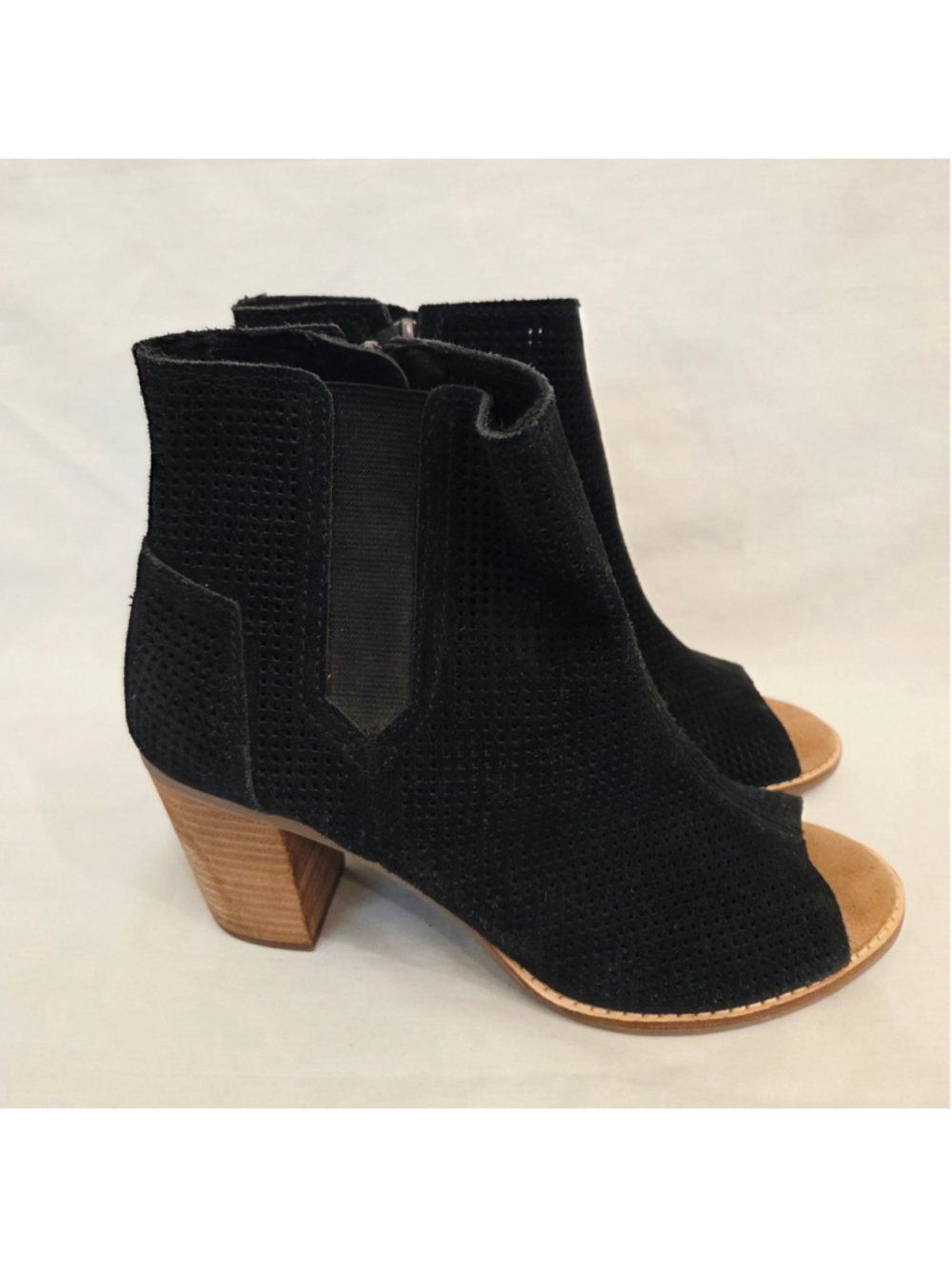 Women's TOMS Black Perforated Peep Toe Ankle Booties Size 9